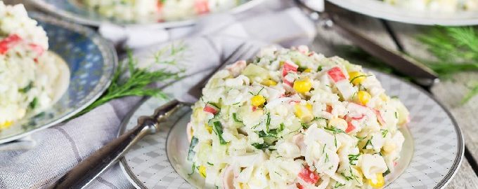 Salada de caranguejo - 10 receitas muito saborosas e simples