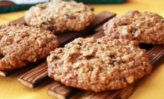 Biskut oat buatan sendiri