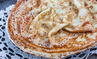 Crêpes fines au lait avec des trous - 10 recettes les plus délicieuses et les plus simples avec photos étape par étape