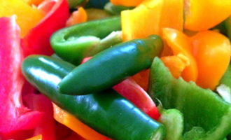 Remove the seed pods and cut the pepper itself into small pieces. 