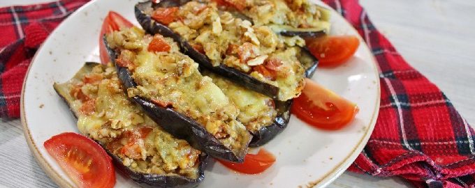 Baklažaanid tomatite ja juustuga, ahjus küpsetatud