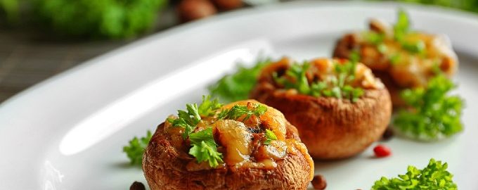 Gevulde champignons in de oven met kaas