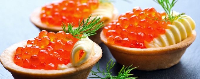 Tartlets s crvenim kavijarom