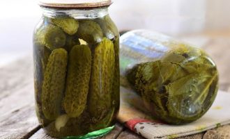 Crispy pickled cucumbers for the winter in jars