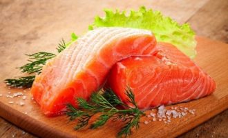 How to salt red fish at home