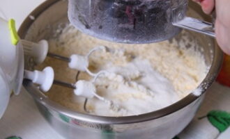 Sift the flour with baking powder, add vanilla and knead into a thick dough.