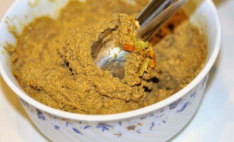 Using an immersion blender, beat the ingredients until a homogeneous smooth mass is obtained. Taste the pate and add additional salt and ground black pepper if necessary. 