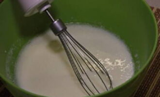 Add kefir to the egg mixture and stir.