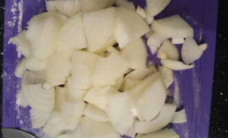 Next, chop the onion in any convenient way.