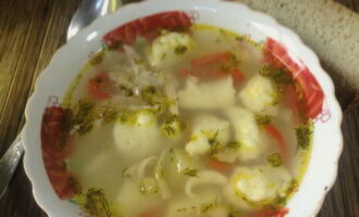 Pour the finished soup into bowls and serve. Bon appetit!