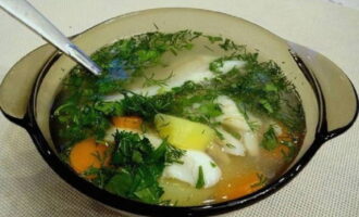 The fish soup should be served in portions. Pour it into plates and decorate with herbs. The soup needs to be eaten hot so that you can fully enjoy its rich taste. The fish soup turns out to be very filling and also low in calories. This dish can be prepared several times a week, delighting yourself and your body with healthy food. Pour a portion of soup into your plate and enjoy this delicious dish.   