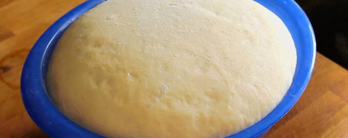 Yeast dough for pies on water