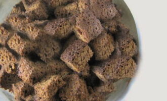 Place the finished crackers in a separate bowl and let cool slightly. 