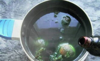 Then add the green stuff to the water and continue cooking for another 10 minutes.