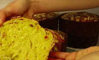 Panettone çok havadar ve aromatik çıkıyor.