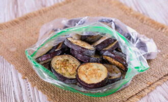 Place the slices on a cutting board or tray in a single layer and place in the freezer for an hour to firm up slightly, then transfer to containers or plastic bags for permanent storage. 