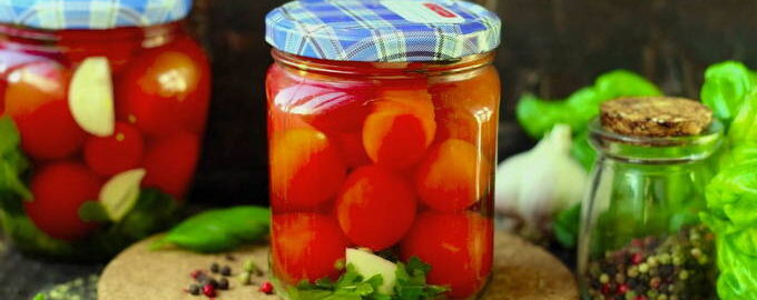 Pickled cherry tomatoes for the winter