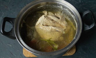 Fill the food with water and cook until the meat is done.