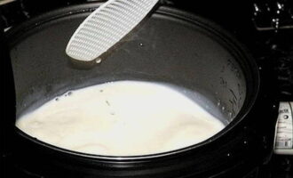 Using a spatula or wooden spoon, mix the products until the bulk ingredients dissolve.