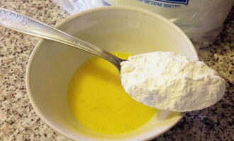 Knead a viscous dough, the consistency of sour cream.