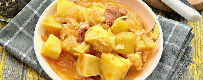 Stewed cabbage with potatoes