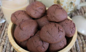 Delicious chocolate cookies are ready!