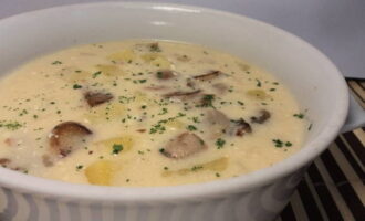 Pour the first dish into portioned bowls, sprinkle chopped herbs on top and serve. Bon appetit! 