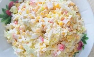 Salad with Chinese cabbage is ready! Season it with mayonnaise and serve.