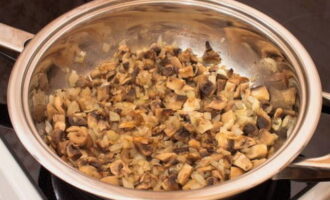 We supplement it with mushrooms. Simmer until ready.