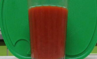 Measure out the required amount of tomato juice.