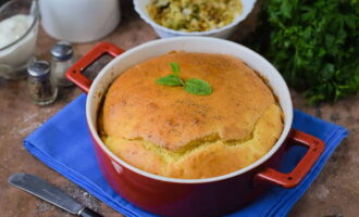 Kook het voedsel gedurende 35-40 minuten in de oven op 180 graden. Eet smakelijk!