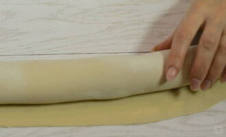 Let the dough rest for about 5 minutes and then roll it into a tight roll.