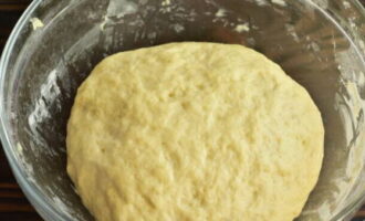 Cover the wheat ball with a cotton towel or cling film and place in a warm place for 30-40 minutes. After the time has passed, cut the increased dough into segments and get to work. Bon appetit!