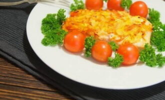 Divide the appetizing juicy fish into portions and decorate as you wish. I have greens and cherry tomatoes. Treat your loved ones. Bon appetit!