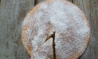 Remove the cooled cake from the pan. Leave to cool completely on a wire rack. Sprinkle with powdered sugar. If you are making the cake, skip this step. Divide into cakes and use as intended.