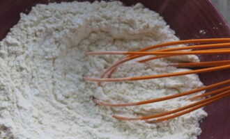 Mix dry ingredients with a whisk.