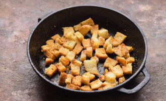 Traieu les galetes daurades del forn.