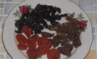 Rinse dried fruits.