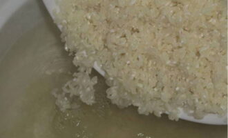 Add rice to boiling water and cook according to package instructions.