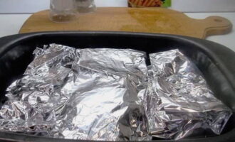 Transfer the preparations to a baking sheet. Cook for 30 minutes at 180 degrees. Remove from foil just before serving.