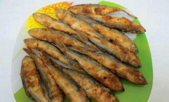 Serve fried herring hot or chilled. Bon appetit!