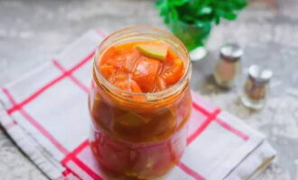 Rinse and sterilize the jars using the usual method; for compact jars, use a microwave or steam. Fill clean glass containers with boiling salad. Boil the lids and seal the preparations.