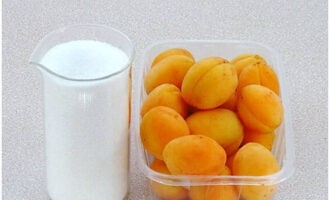 To prepare apricots in their own juice for the winter, we will prepare the necessary products from the list.