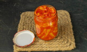 Carefully remove the jars from the boiling water. Roll up, turn over and leave until completely cool.