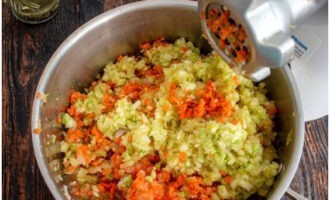 Next, we grind each vegetable through a meat grinder.