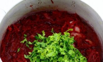 Afterwards, add chopped parsley and vinegar – boil for 1-2 minutes and remove from the burner.