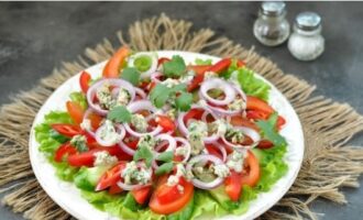 Dressing van de salade.