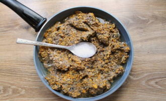 Masukkan garam.