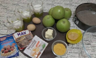 To make a delicious apple pie with kefir in the oven, you need to prepare the ingredients.