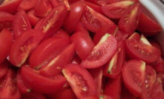 Nous envoyons également ici des tomates coupées en tranches.